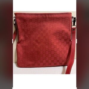 Preloved crossbody Gucc bag.